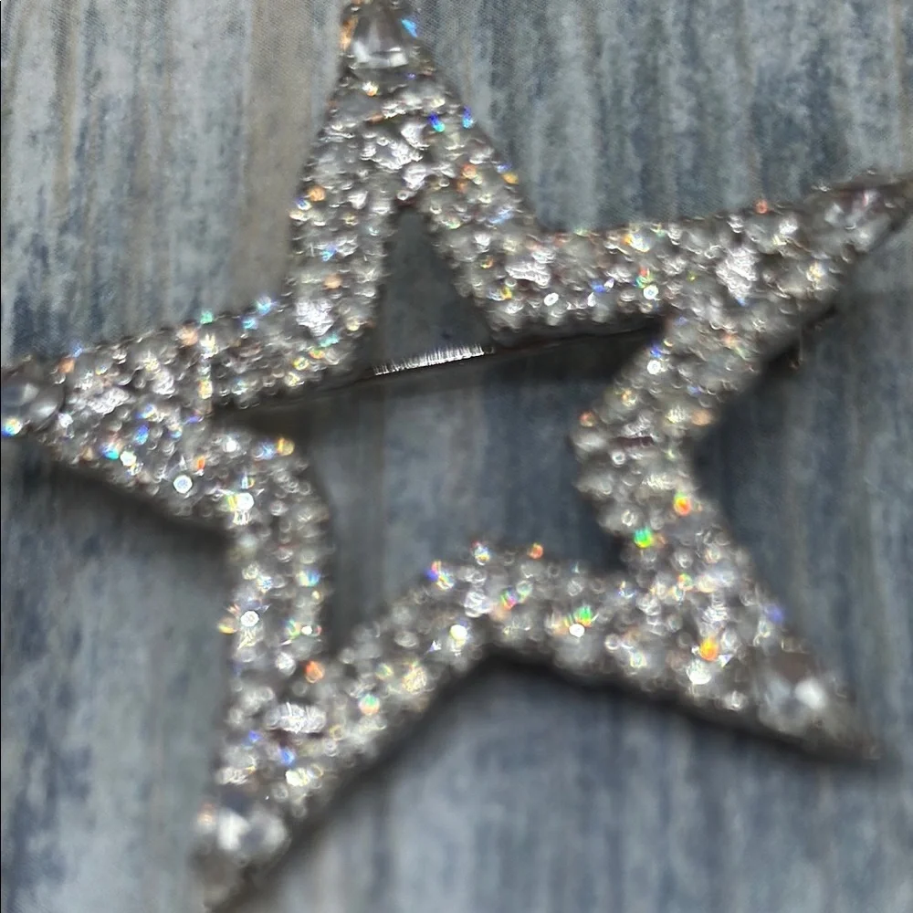 ⭐️Bauer vintage Silver Star rhinestone brooch pin